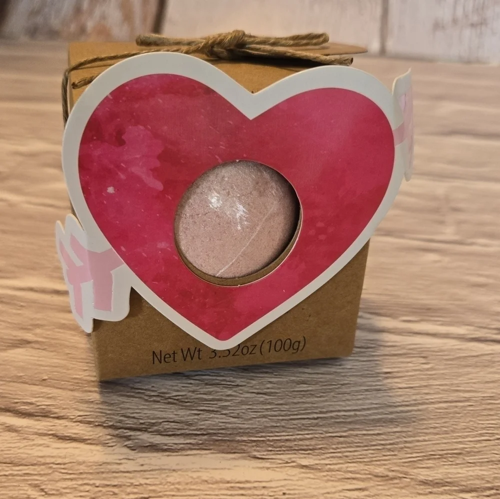Mud Pie bath bomb toy inside